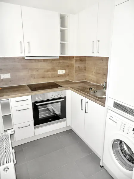 sanierte 2 Zimmer Wohnung mit EBK und Wannenbad — photo 1